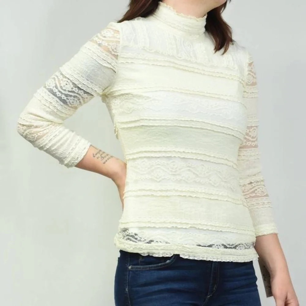 NWT Nanette Lepore Cream Lace Top